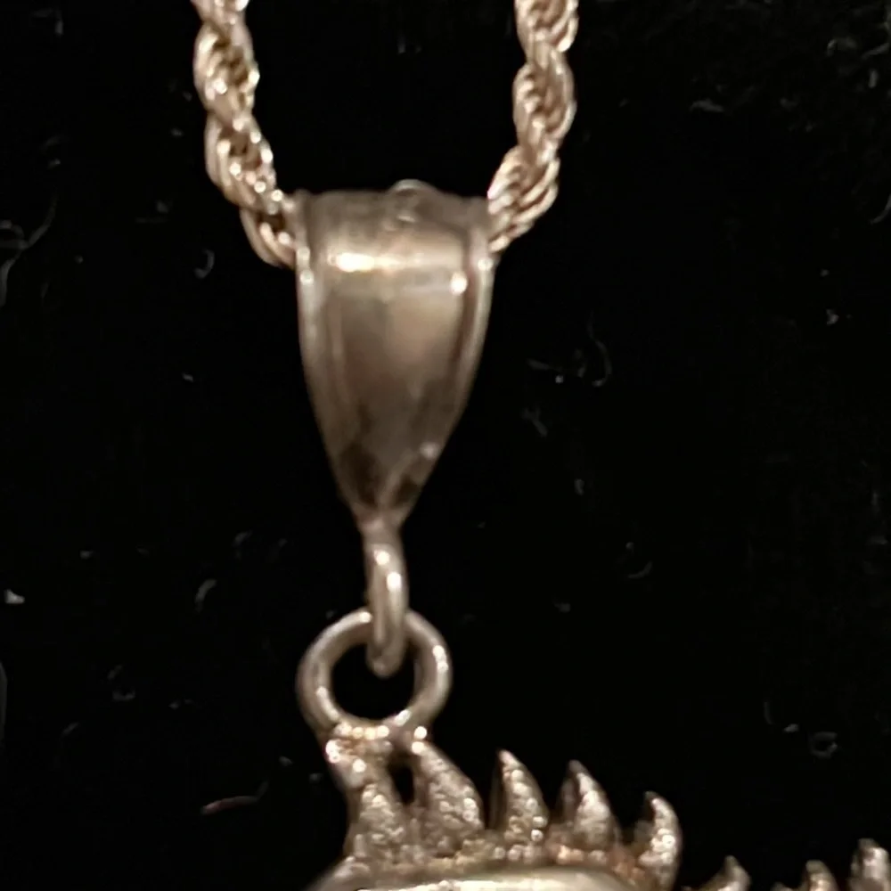 Vintage Sterling Silver dragon pendant & Italy silver rope necklace 18”